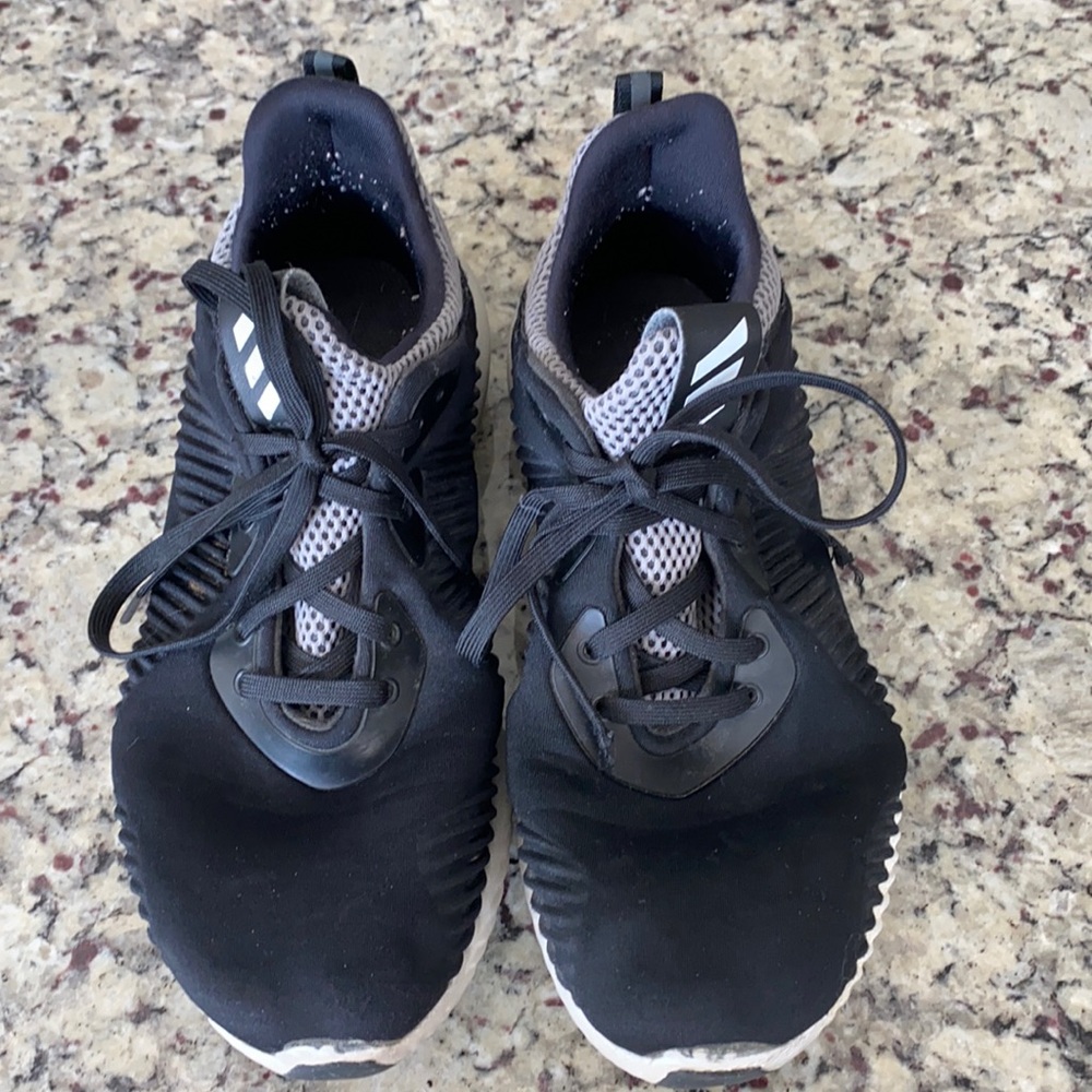 adidas black/white tennis shoes